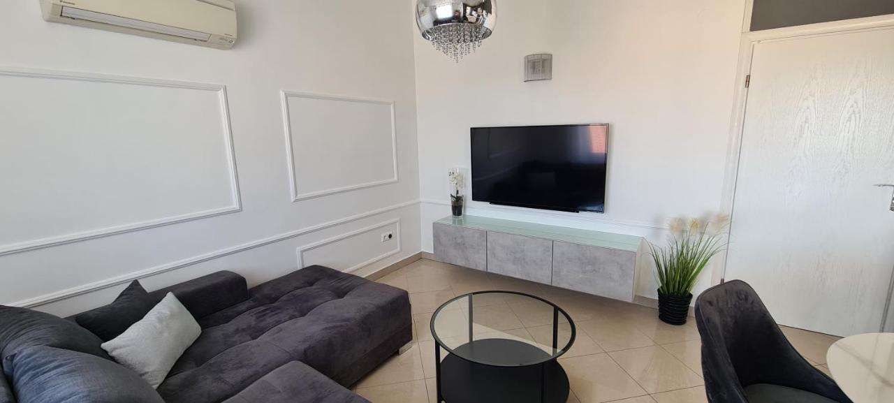 Apartman Moris Малинска Екстериор снимка