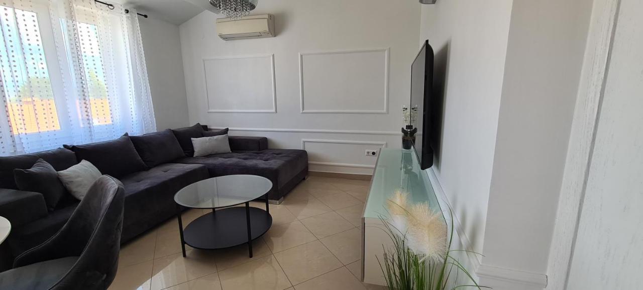 Apartman Moris Малинска Екстериор снимка