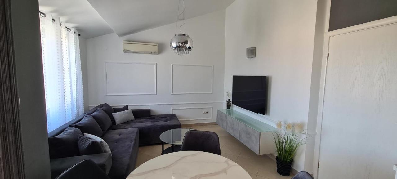 Apartman Moris Малинска Екстериор снимка