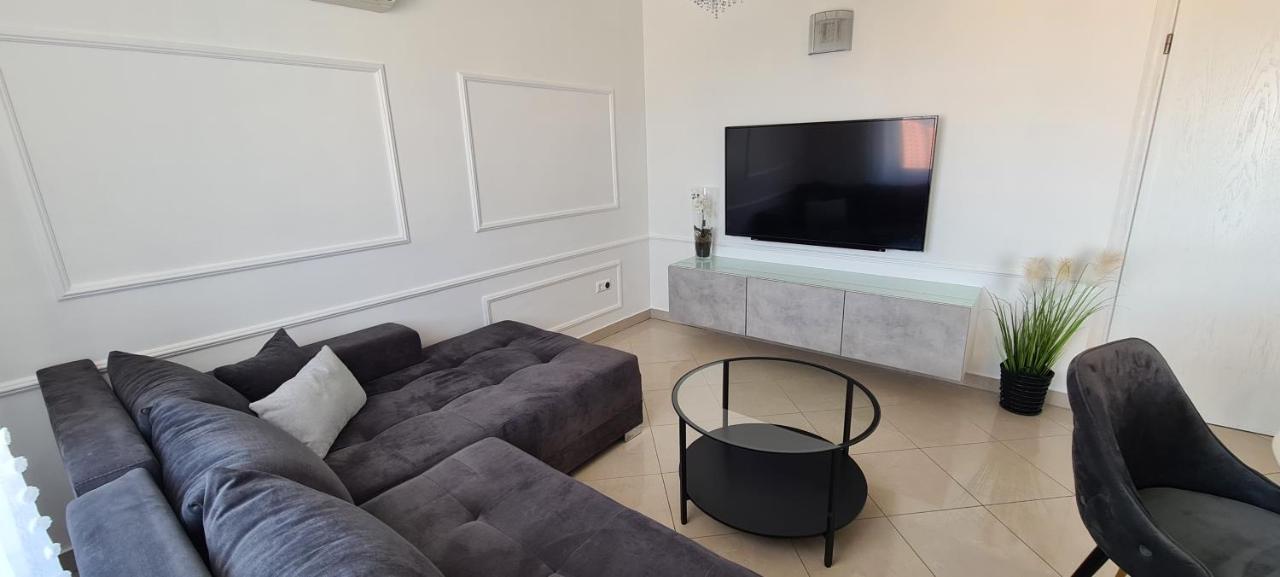 Apartman Moris Малинска Екстериор снимка