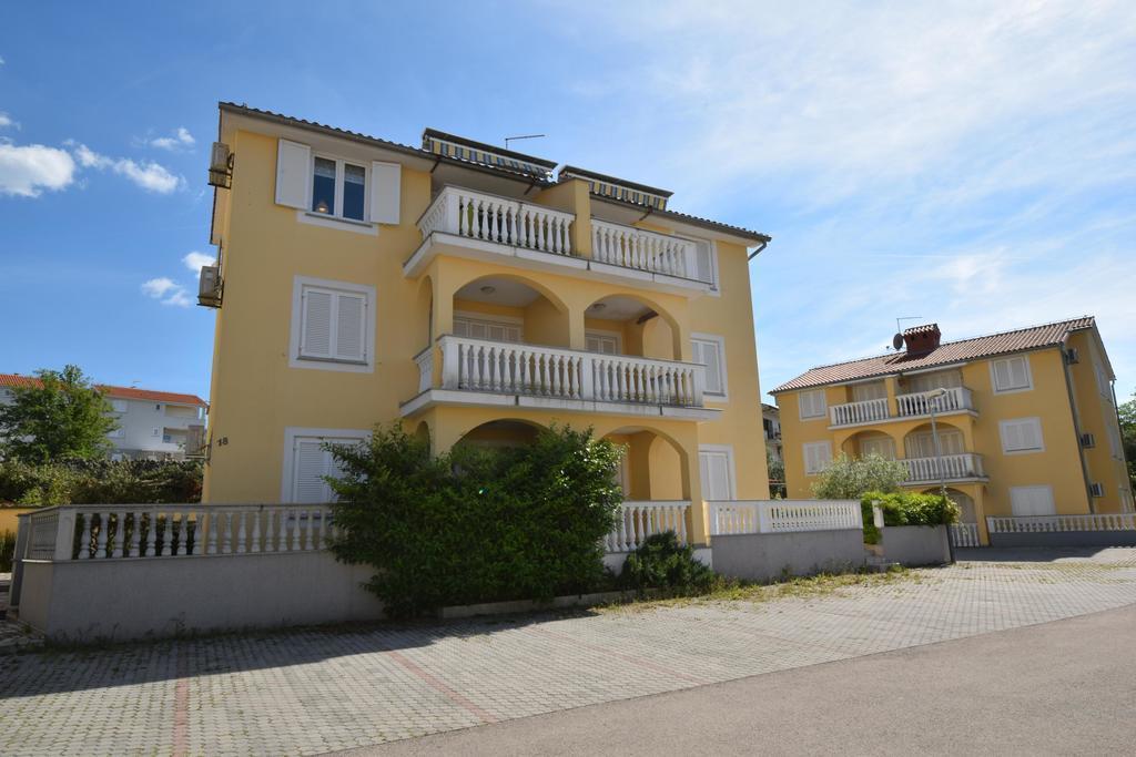 Apartman Moris Малинска Екстериор снимка